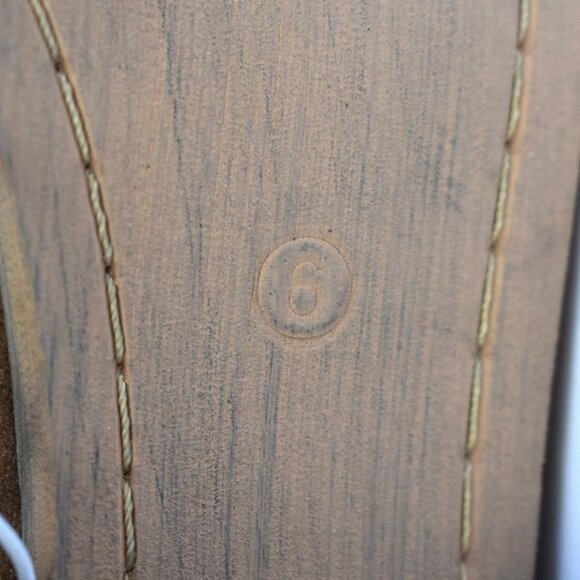 NWT SEVEN7 Vegan Suede Soho Ankle Booties Size 6 - Picture 5 of 12